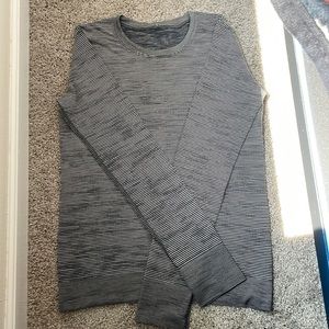Lululemon Athletica long sleeve swiftly tech